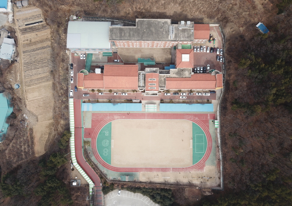 신일초등학교 운동장 항공샷