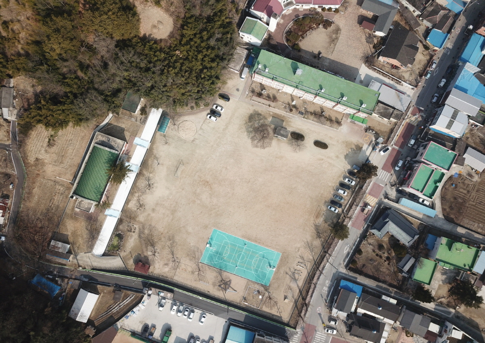 지례초등학교 운동장 항공샷