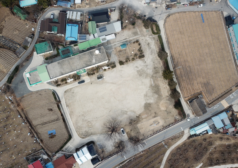 능치초등학교 운동장 항공샷